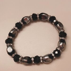 🇨🇦3 For $20🇨🇦Black and Silver Stretch Bracelet